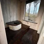 Lepikumaee With Sauna And Hot Tub For Up To 18 Persons بيت للعطل *