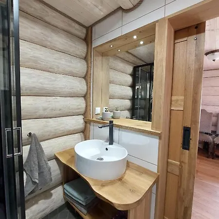 Lepikumaee With Sauna And Hot Tub For Up To 18 Persons Vikendica Reina