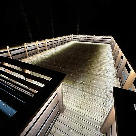 Vikendica Lepikumaee With Sauna And Hot Tub For Up To 18 Persons