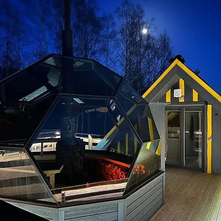 Lepikumaee With Sauna And Hot Tub For Up To 18 Persons Vikendica