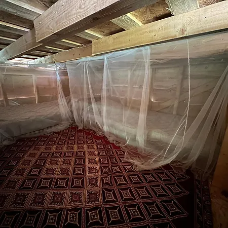 Lepikumaee With Sauna And Hot Tub For Up To 18 Persons *