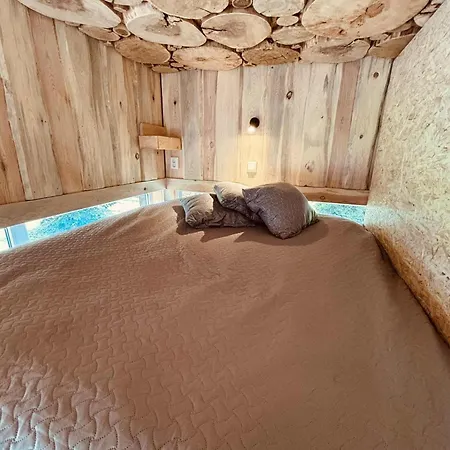 Vikendica Lepikumaee With Sauna And Hot Tub For Up To 18 Persons