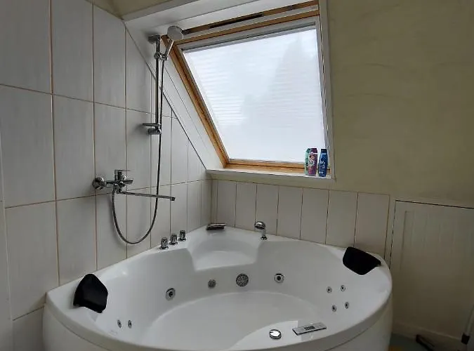 Nyaraló Lepikumaee With Sauna And Hot Tub For Up To 18 Persons Reina