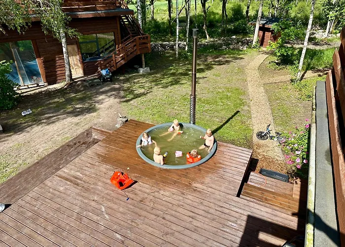 Lepikumaee With Sauna And Hot Tub For Up To 18 Persons *